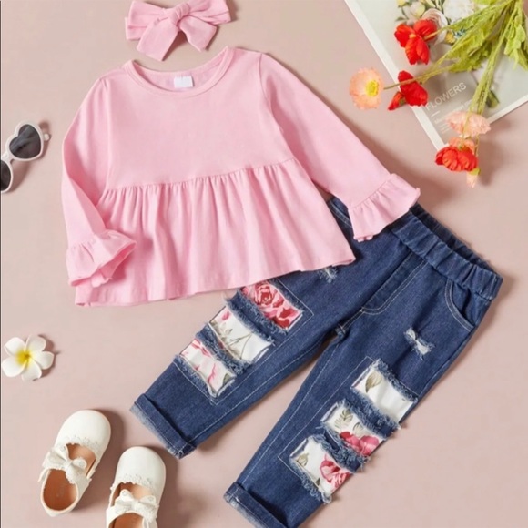 Stylemaker Other - 🆕🌷Girls Pink Floral 2 Piece Distressed Patch Jean Set with Pink Headband